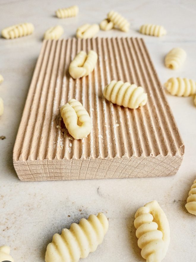Small gnocchetti around a ridged board